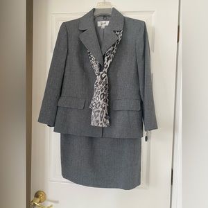 Le Suit skirt suit 3 pieces New